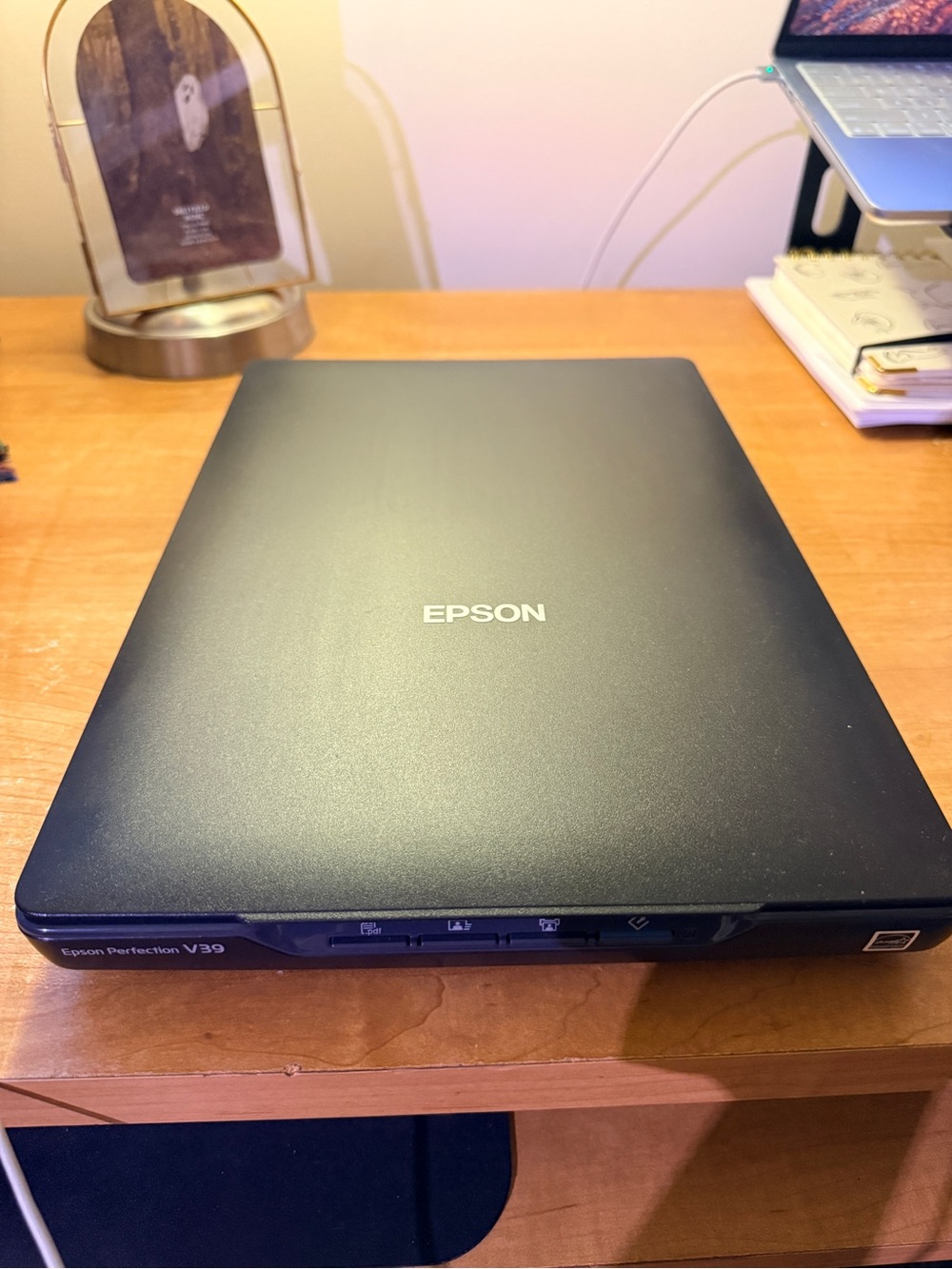 Epson Perfection V39 Flatbed Scanner